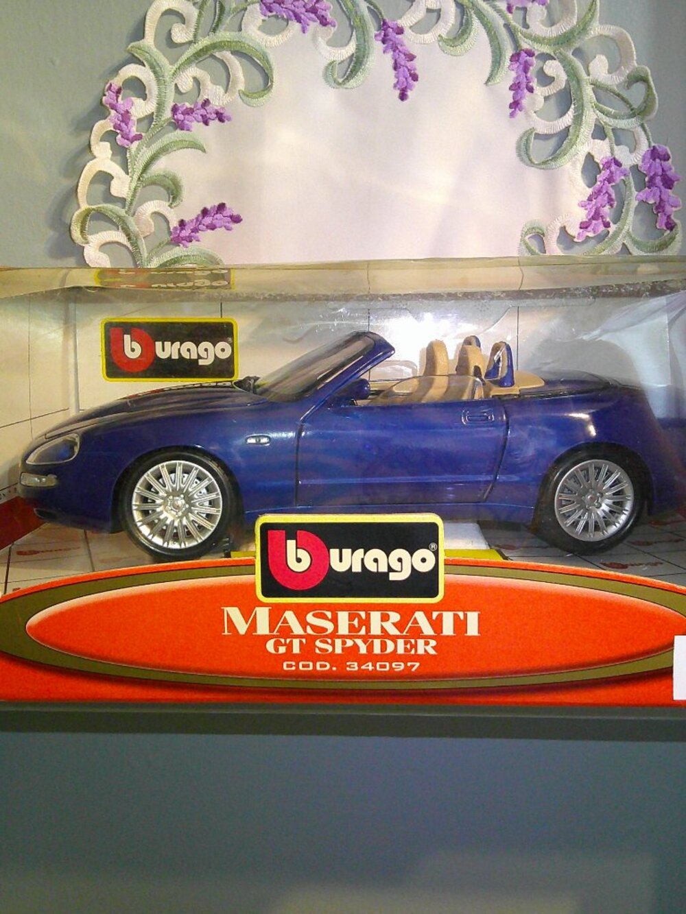 Bburago Maserati GT Spyder 1:18 Scale Diecast Model Car Metallic Blue Burago